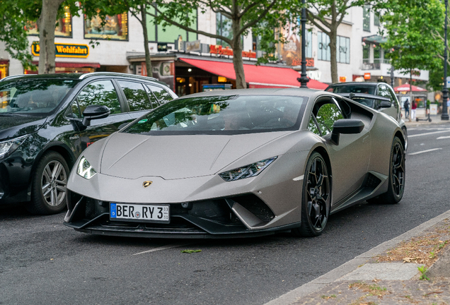 Lamborghini Huracán LP640-4 Performante