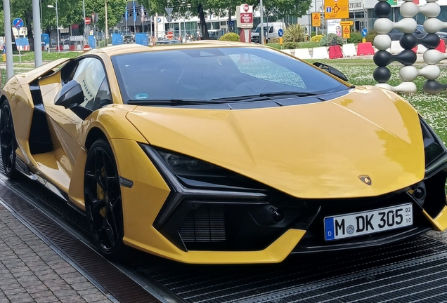 Lamborghini Revuelto