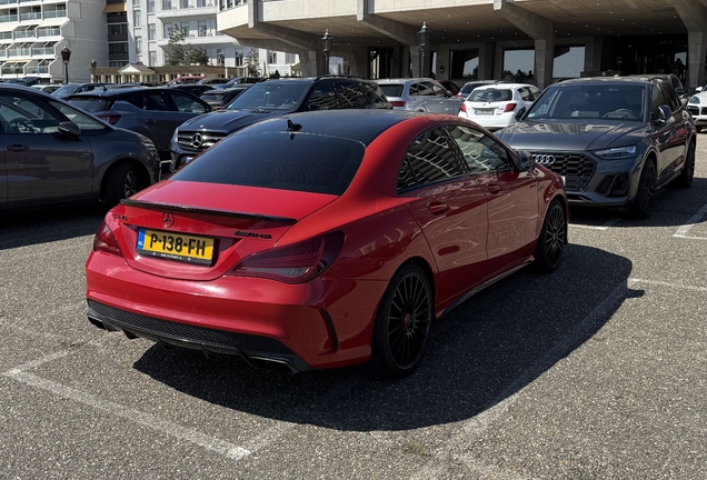 Mercedes-Benz CLA 45 AMG C117