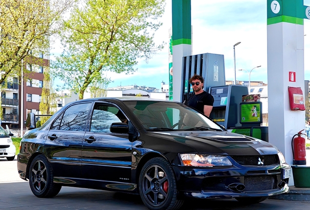 Mitsubishi Lancer Evolution IX FQ-320