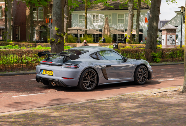 Porsche 718 Cayman GT4 RS Weissach Package
