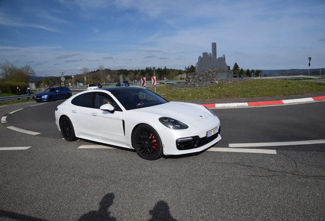 Porsche 971 Panamera Turbo