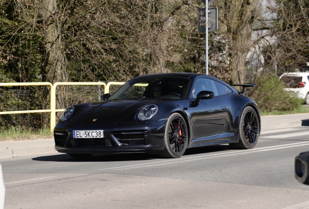 Porsche 992 Carrera 4 GTS