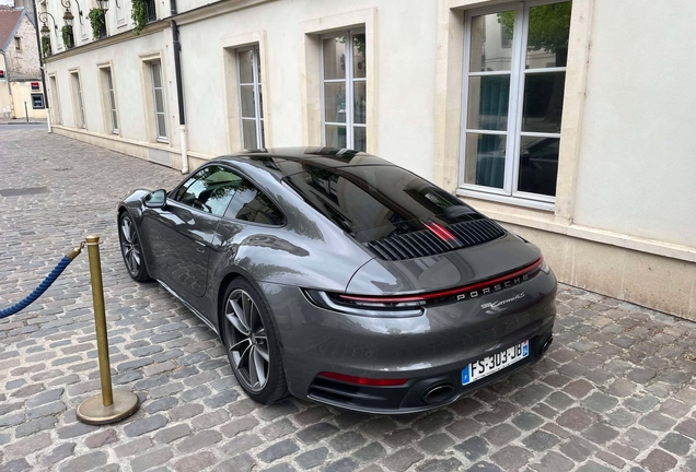 Porsche 992 Carrera 4S