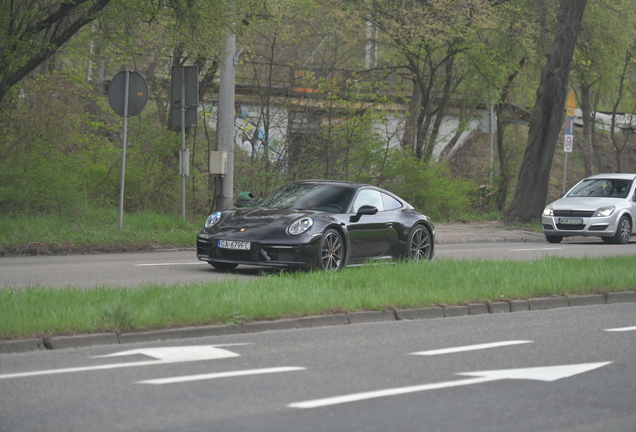 Porsche 992 Carrera 4S