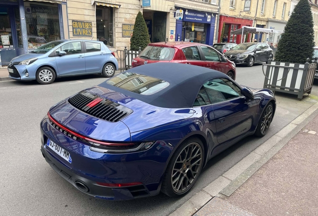 Porsche 992 Carrera 4S Cabriolet