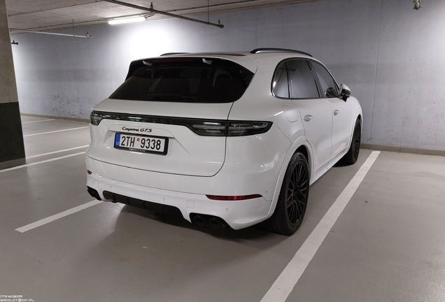 Porsche 9YA Cayenne GTS