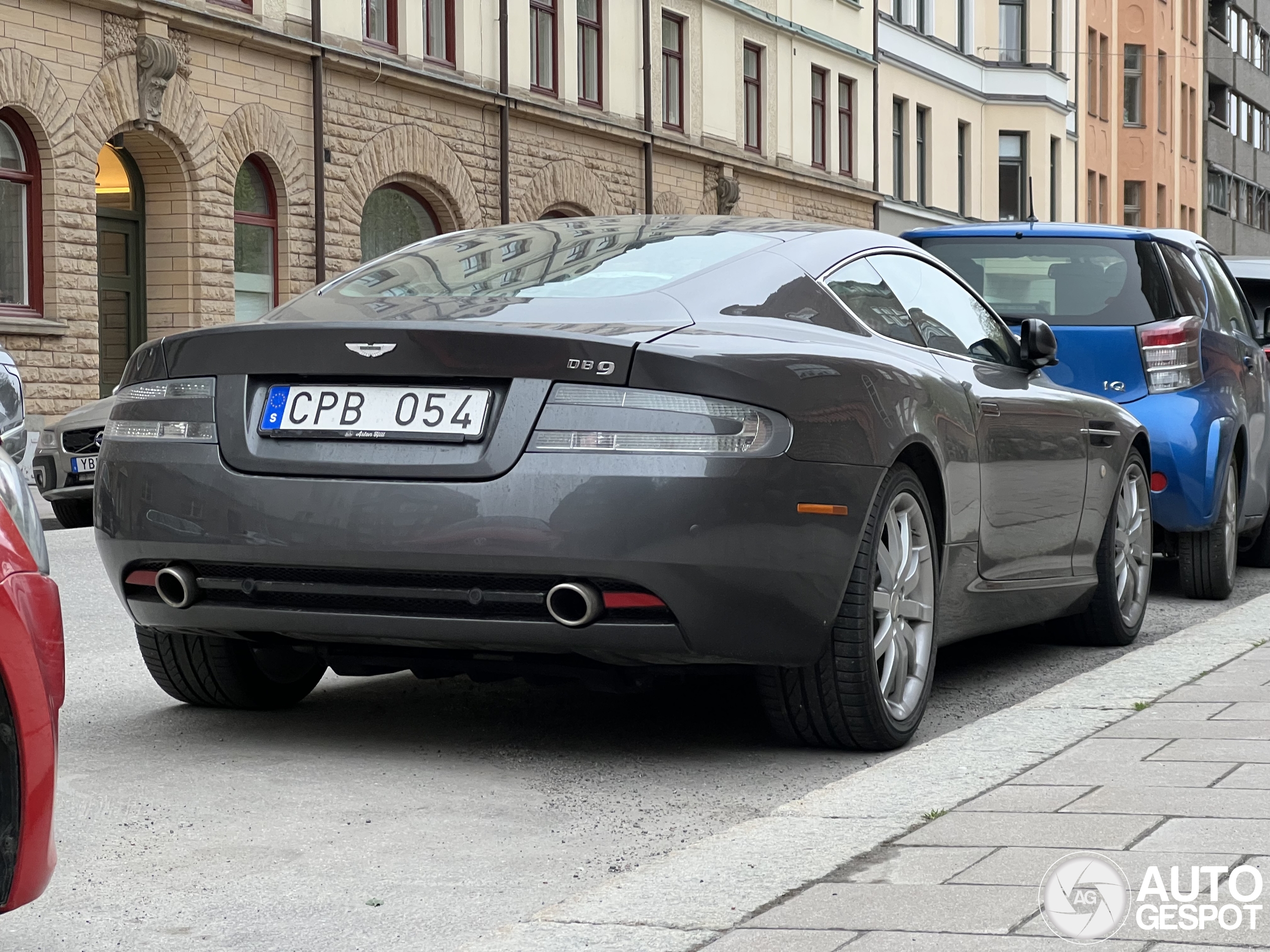 Aston Martin DB9