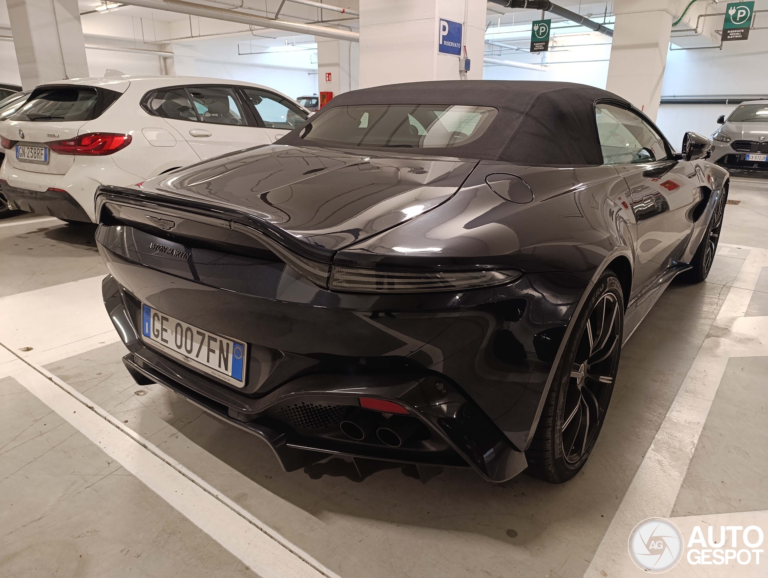 Aston Martin V8 Vantage Roadster 2020