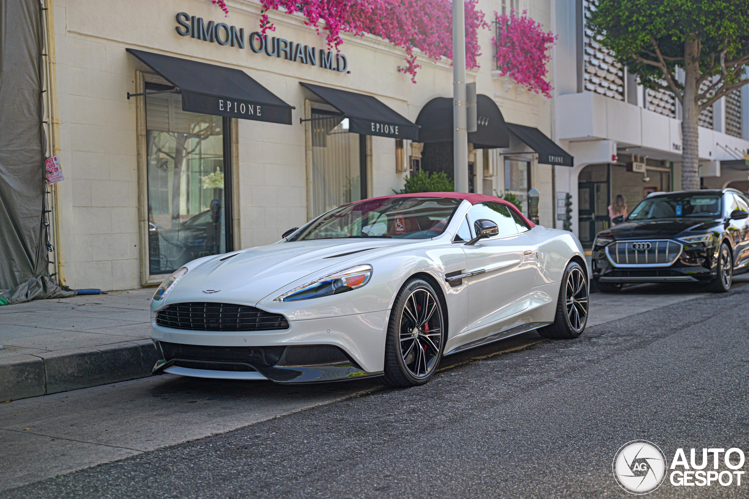 Aston Martin Vanquish Volante