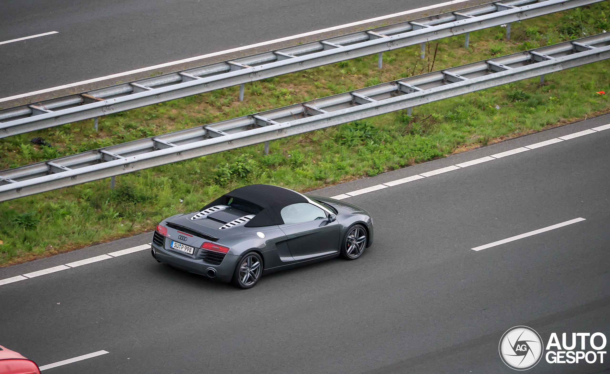 Audi R8 V8 Spyder 2013