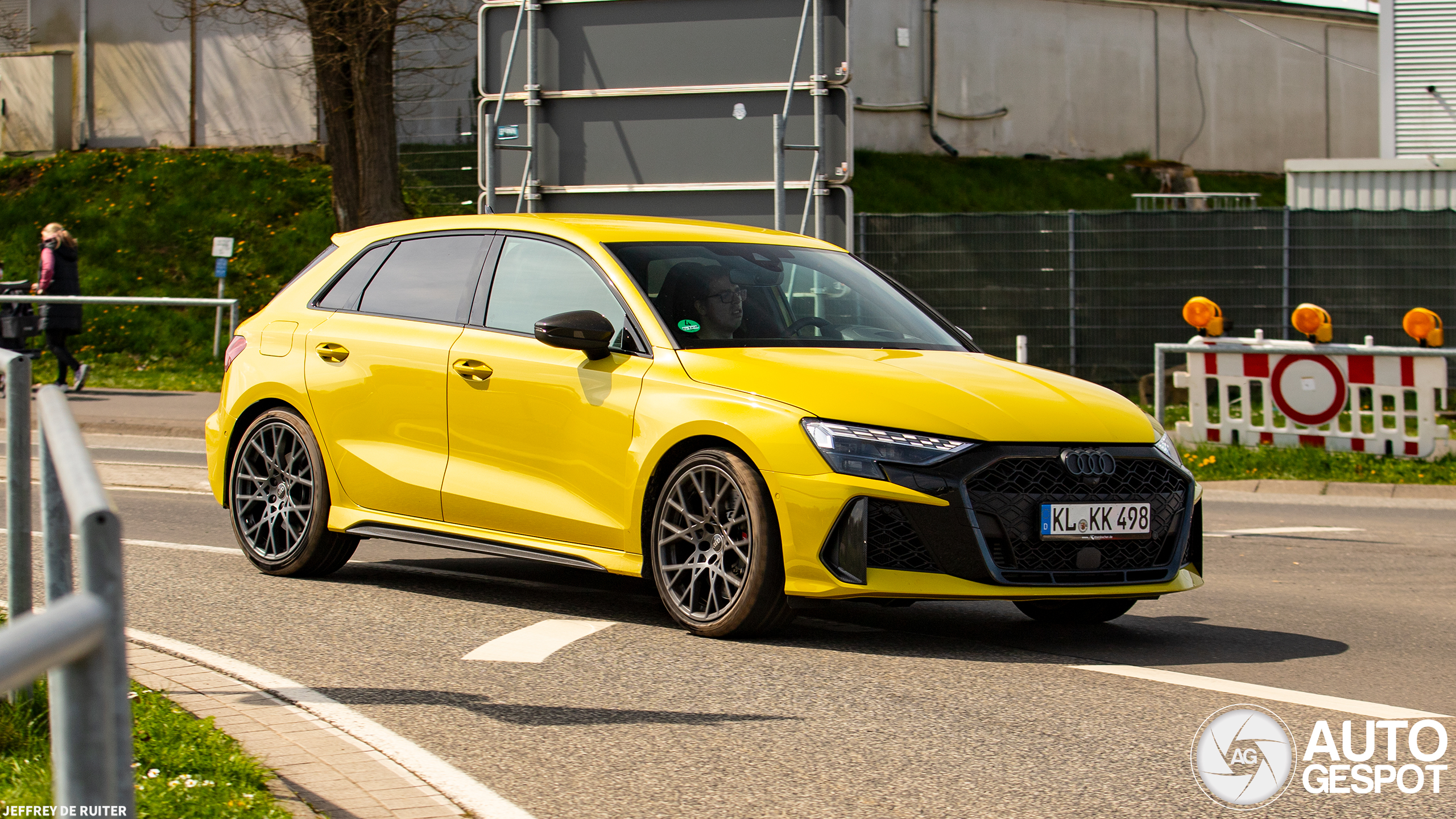 rs3　 audi-rs3-sportback-8y-2025-