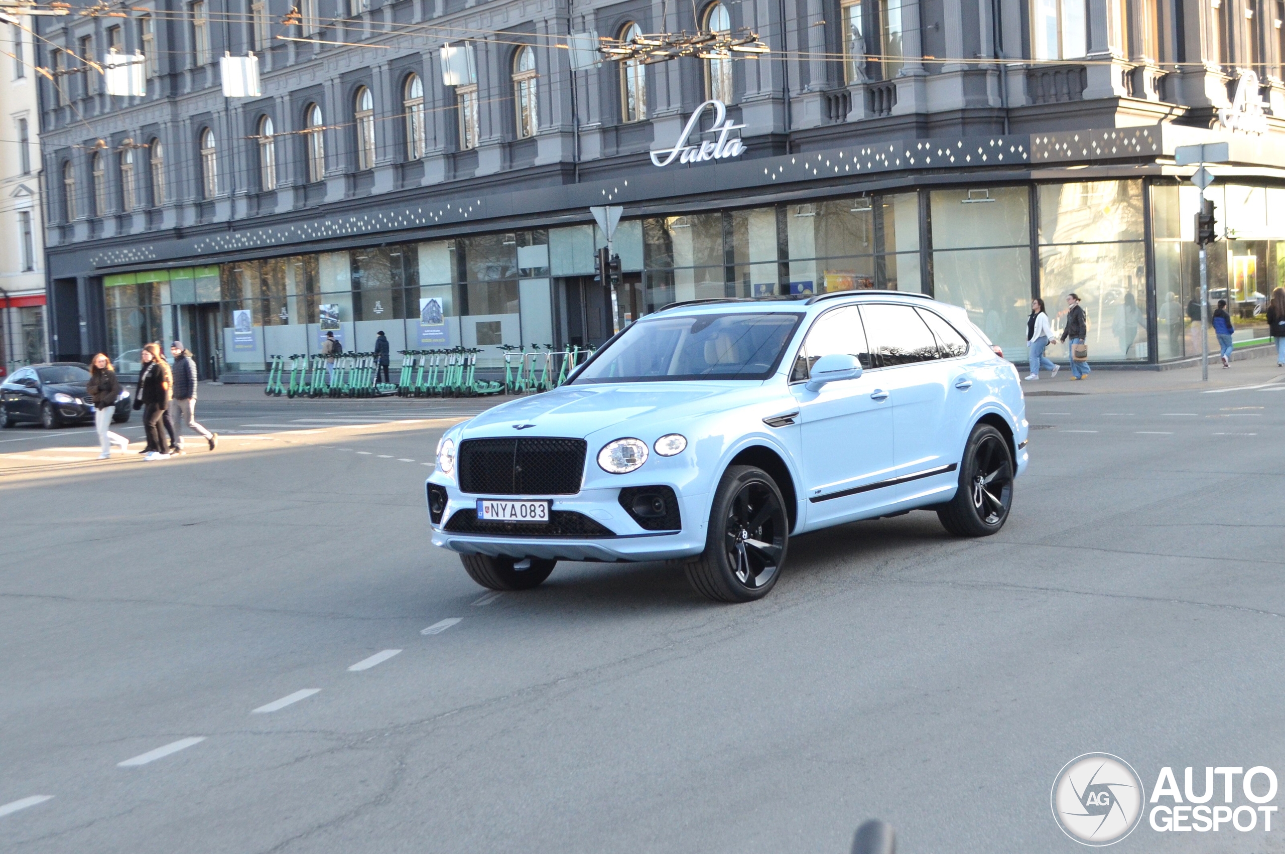 Bentley Bentayga V8 2021