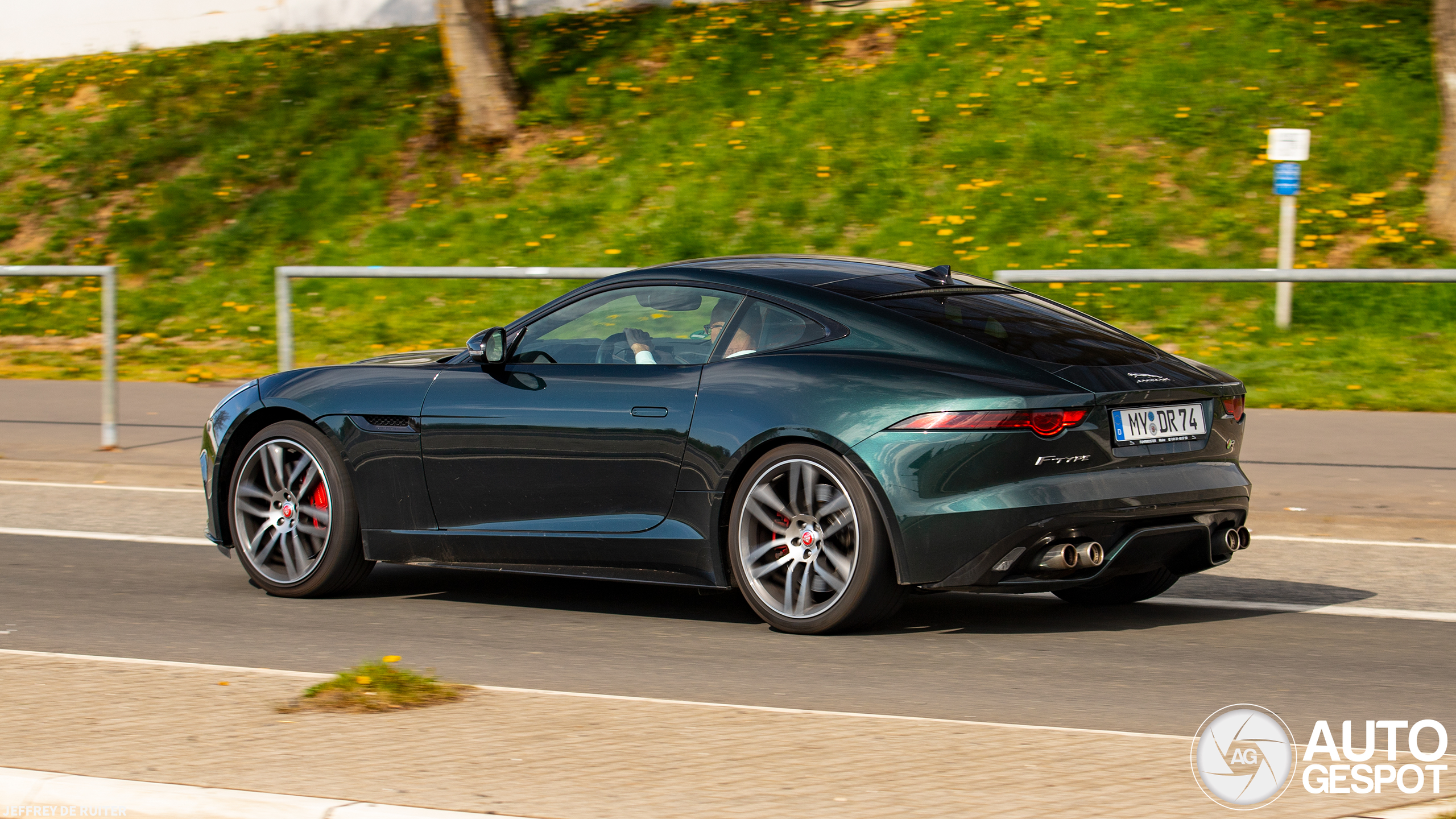 Jaguar F-TYPE R Coupé 2017