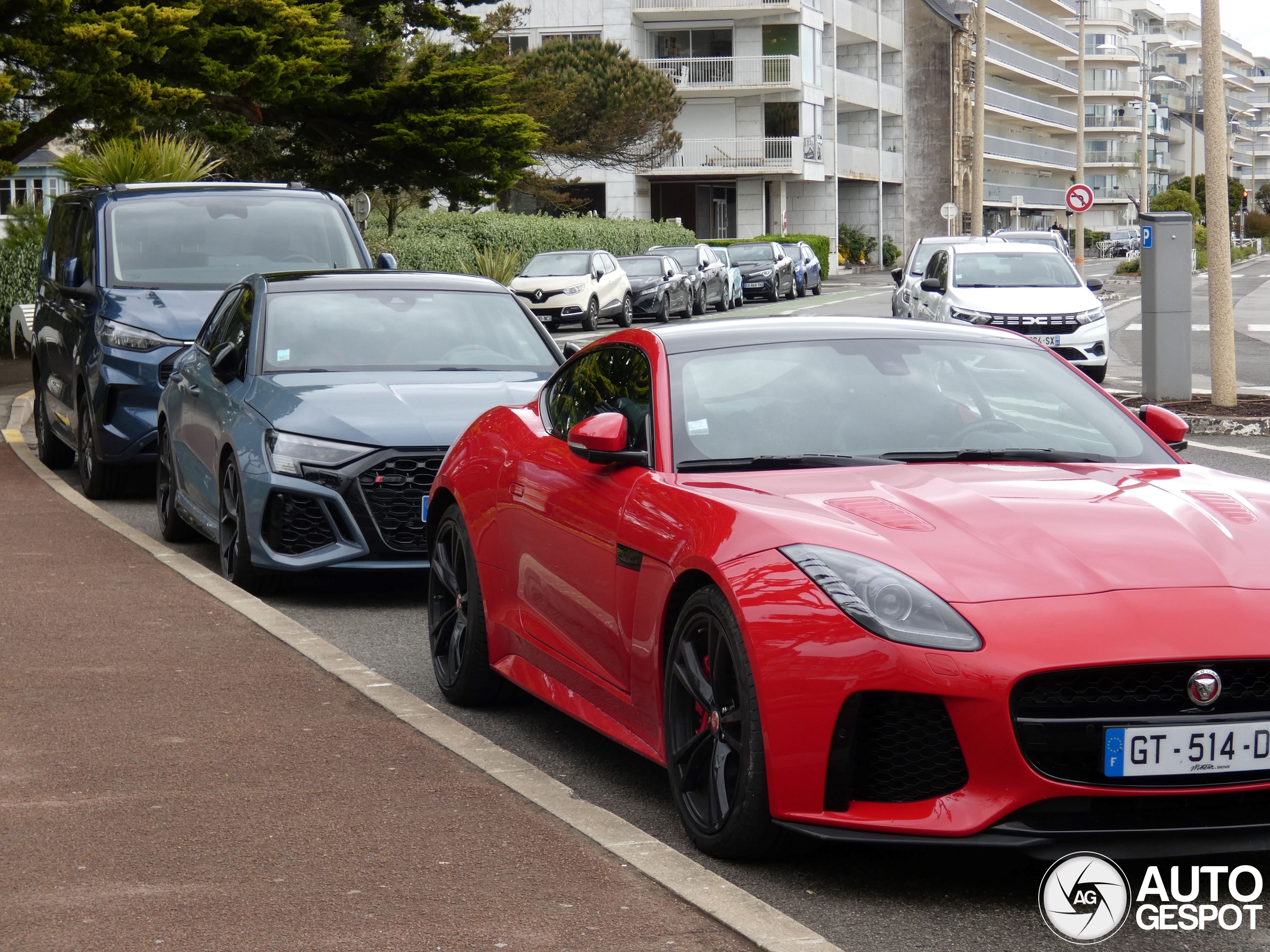 Jaguar F-TYPE SVR Coupé
