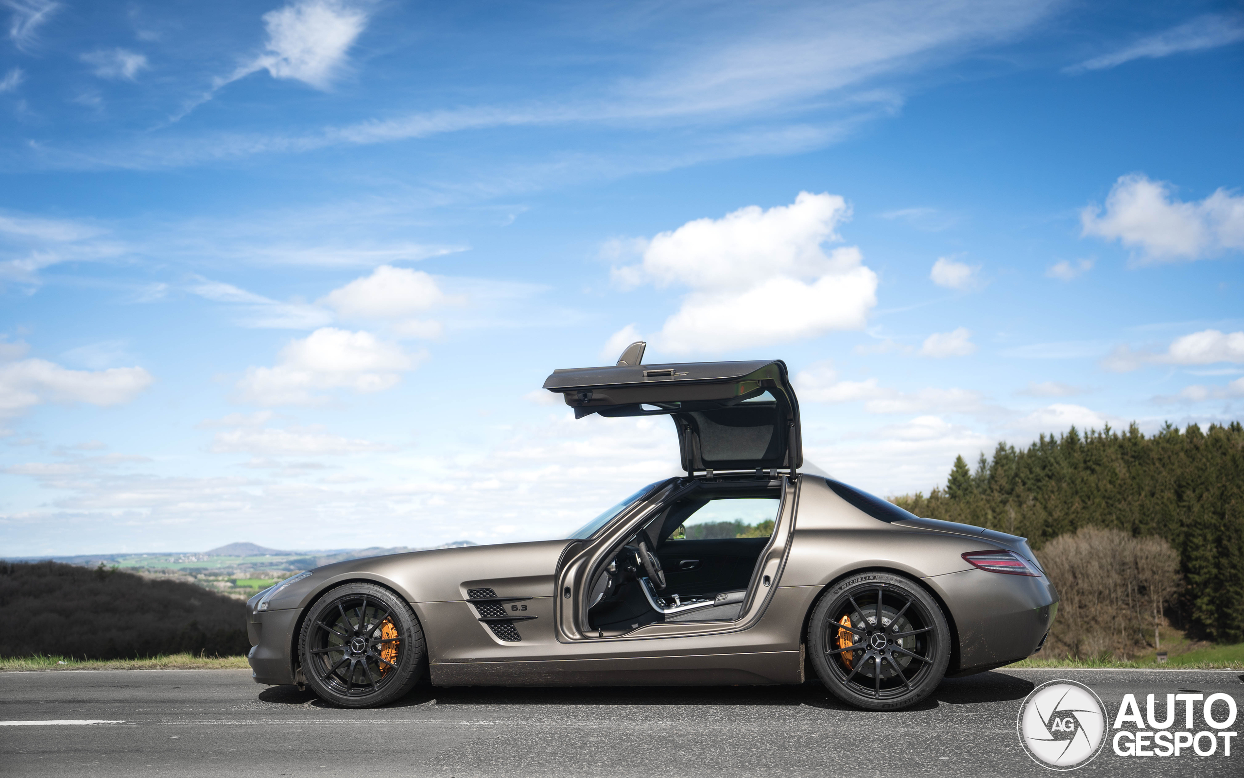 Mercedes-Benz SLS AMG