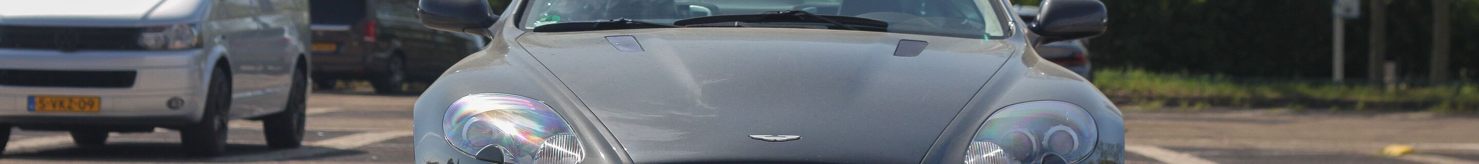 Aston Martin DB9
