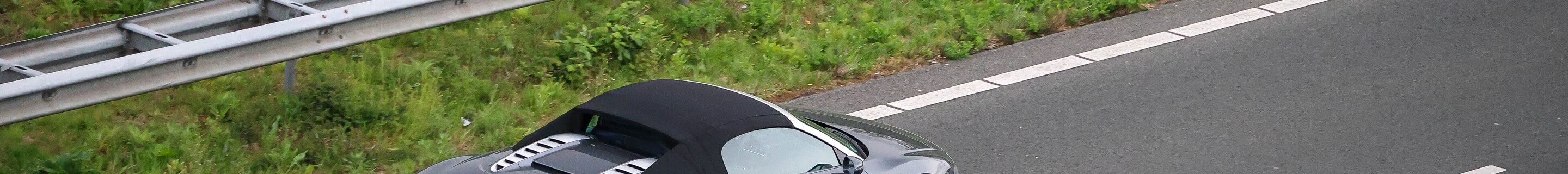 Audi R8 V8 Spyder 2013