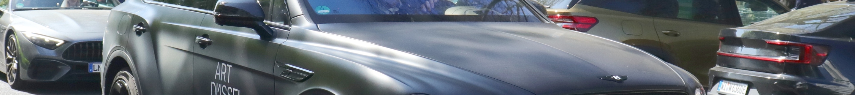 Bentley Bentayga V8 S 2024 Black Edition