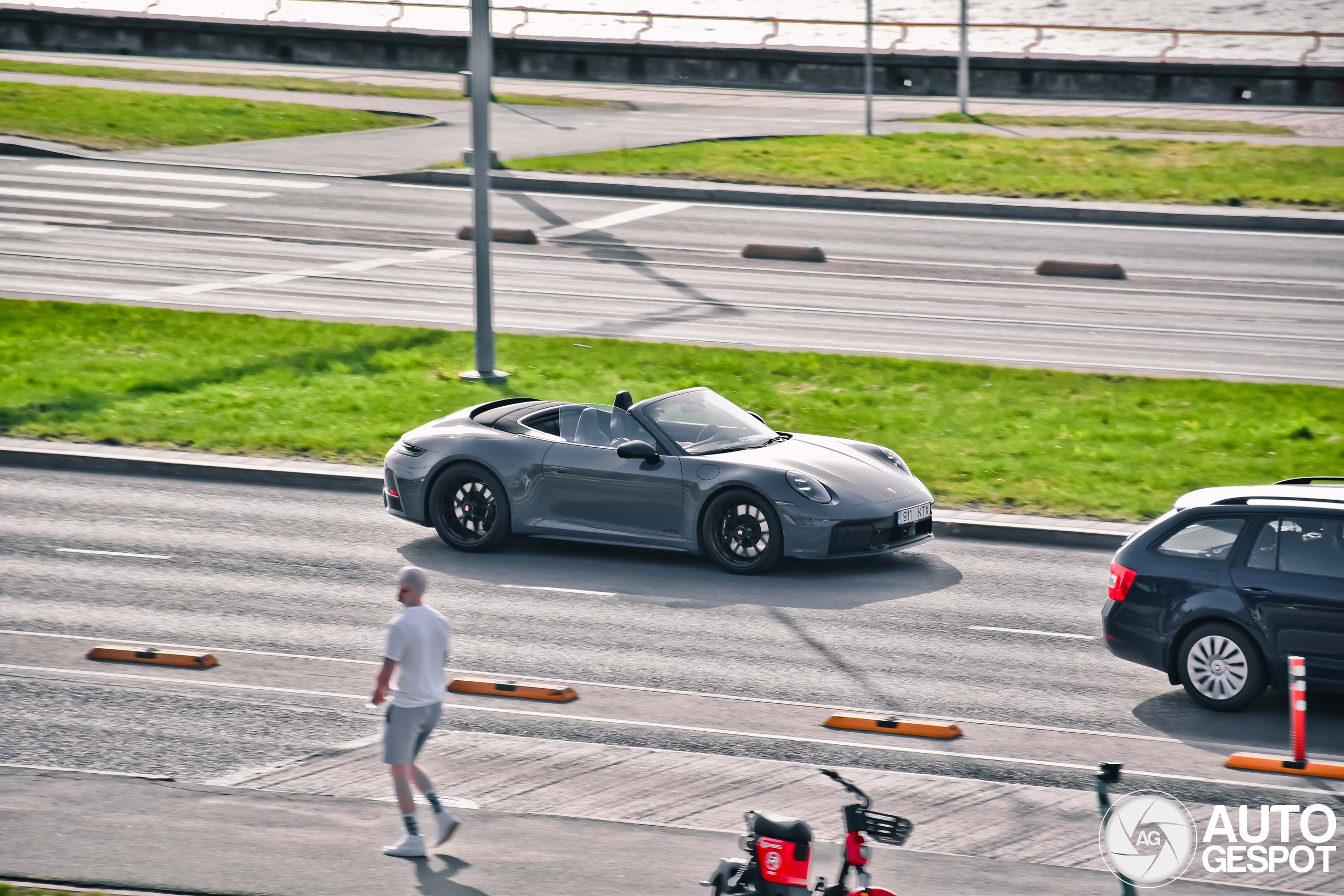 Porsche 992 Carrera 4 GTS Cabriolet MkII