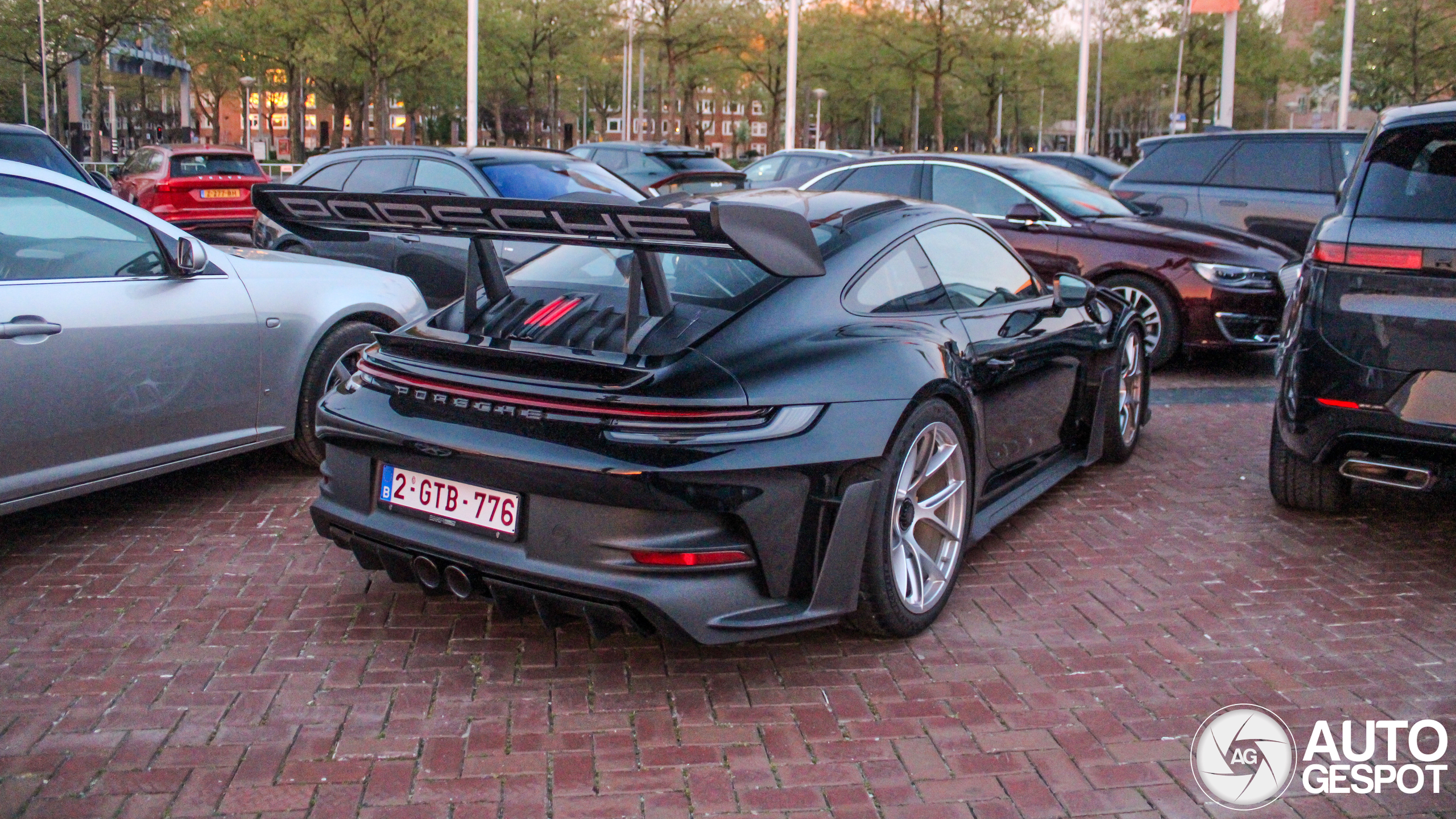 Porsche 992 GT3 RS Weissach Package