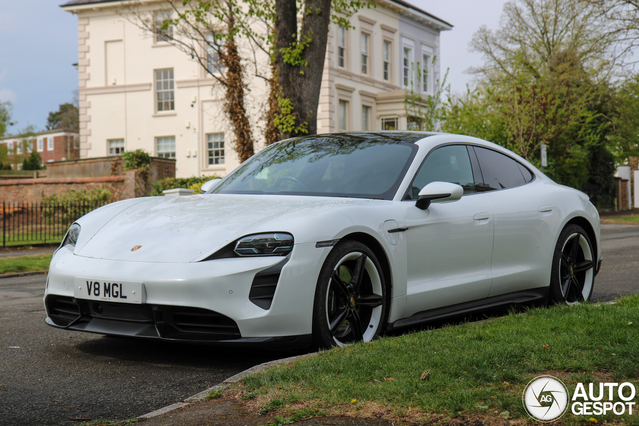 Porsche Taycan Turbo
