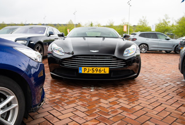 Aston Martin DB11