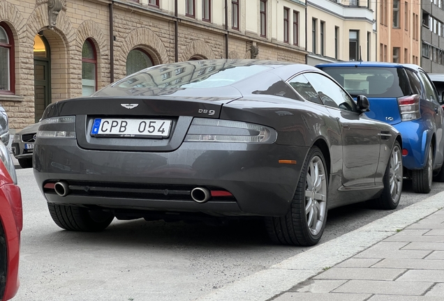 Aston Martin DB9