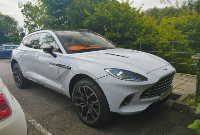Aston Martin DBX