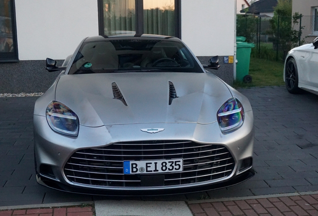 Aston Martin Vanquish 2025