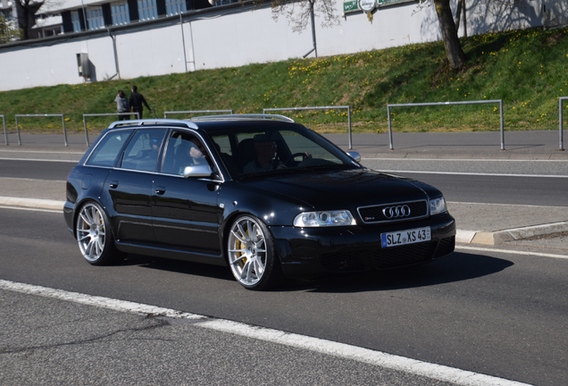 Audi RS4 Avant B5
