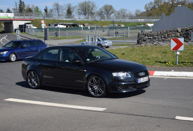 Audi RS4 Sedan