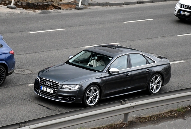 Audi S8 D4