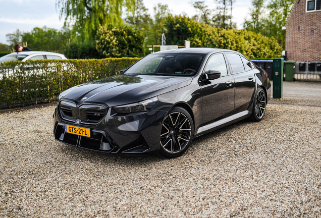 BMW M5 G90