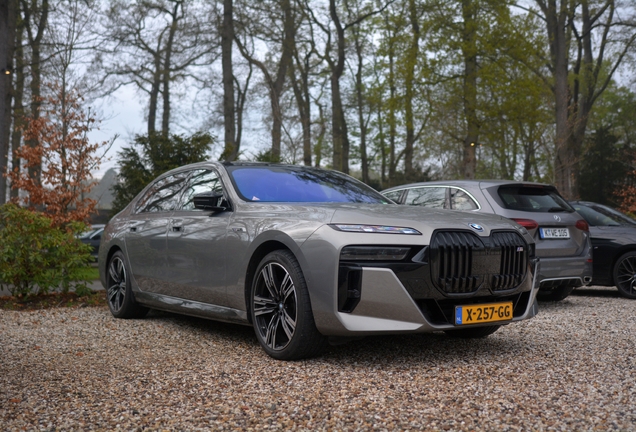BMW M760e xDrive