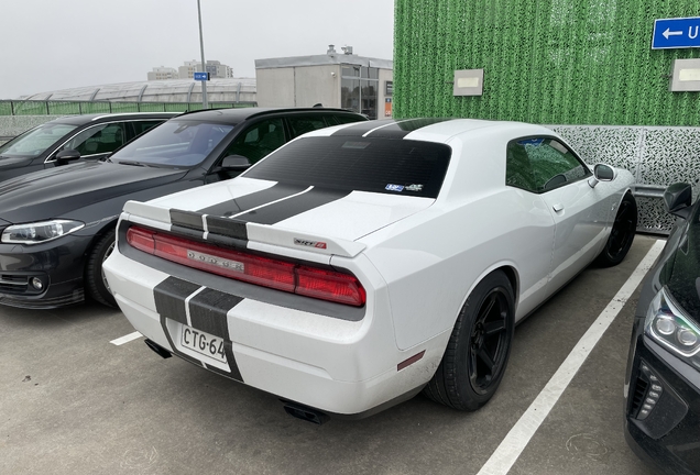 Dodge Challenger SRT-8 392