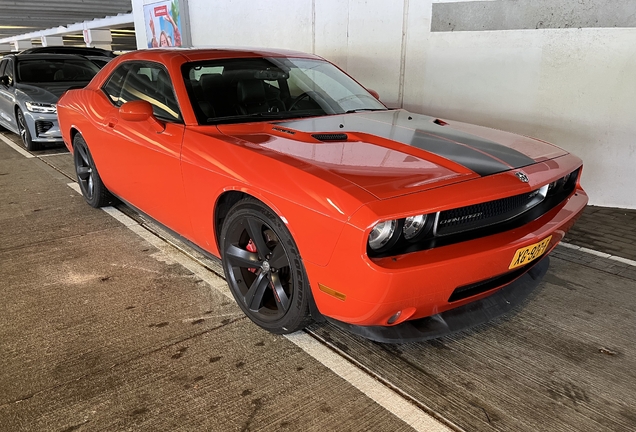 Dodge Challenger SRT-8