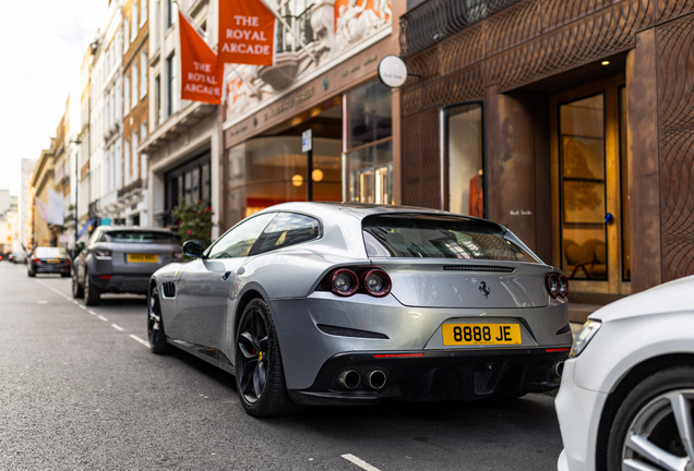Ferrari GTC4Lusso T