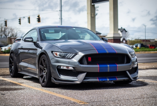 Ford Mustang Shelby GT350R 2015