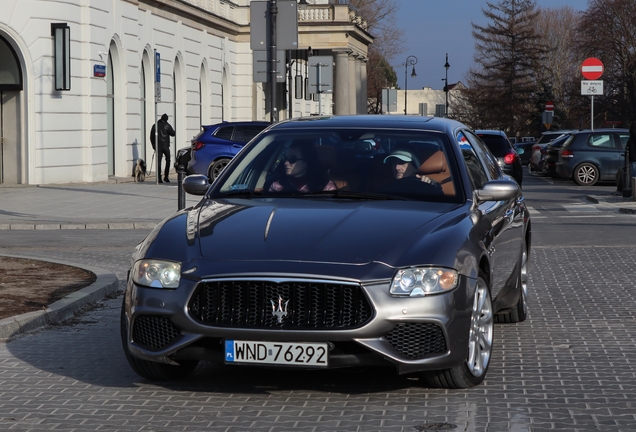 Maserati Quattroporte