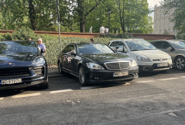 Mercedes-Benz S 63 AMG W221 2010