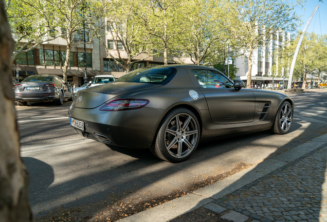 Mercedes-Benz SLS AMG