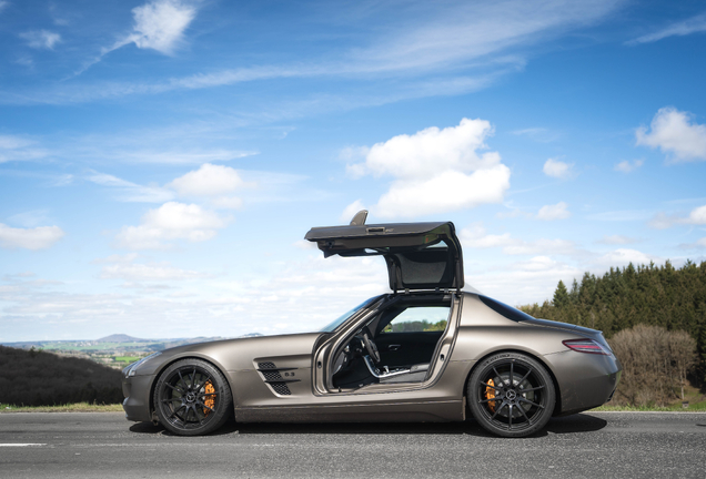 Mercedes-Benz SLS AMG