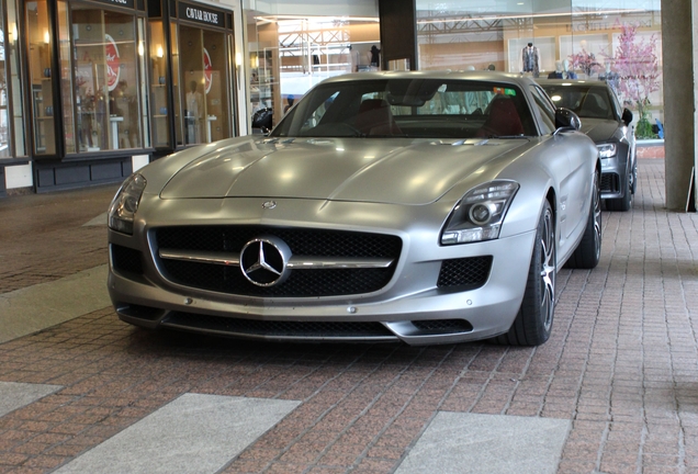 Mercedes-Benz SLS AMG