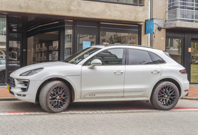 Porsche 95B Macan GTS