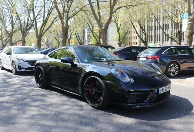 Porsche 992 Carrera 4 GTS