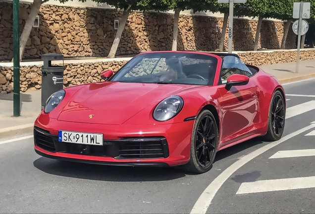 Porsche 992 Carrera 4S Cabriolet