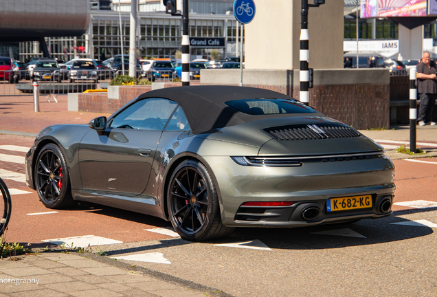 Porsche 992 Carrera 4S Cabriolet