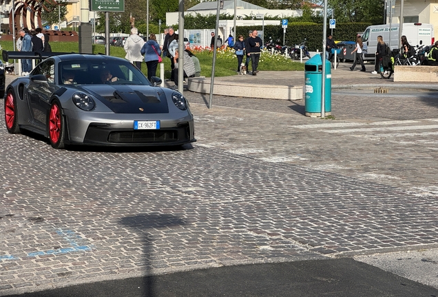 Porsche 992 GT3 RS Weissach Package