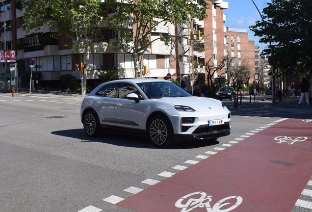 Porsche Macan EV Turbo